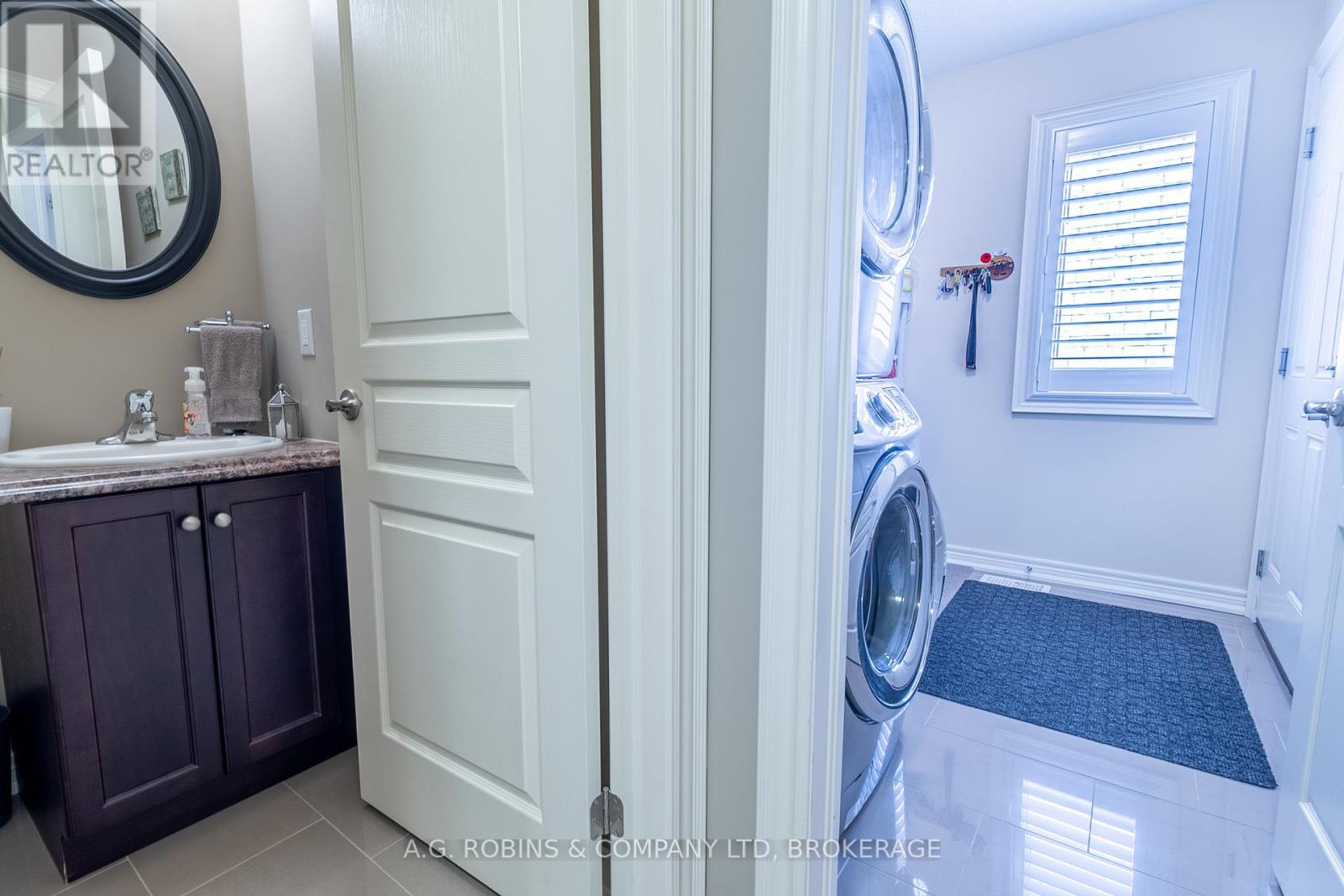 Photo 26 of 103 Tuliptree Road, Thorold ON