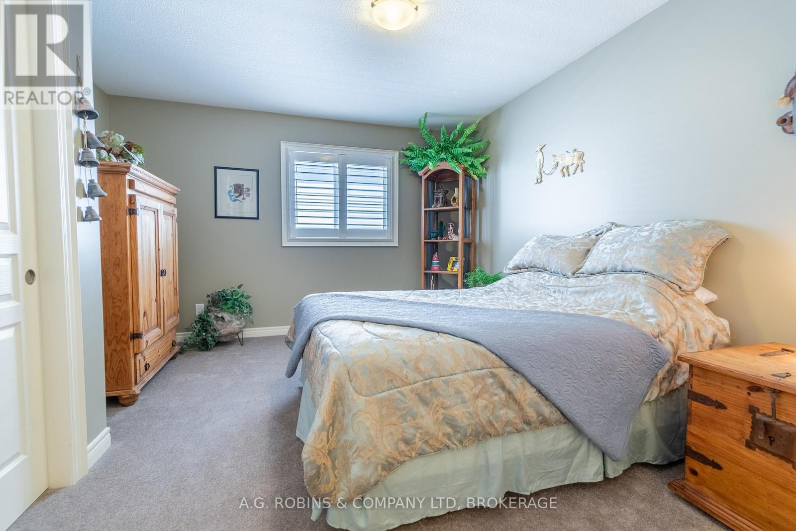 Photo 31 of 103 Tuliptree Road, Thorold ON
