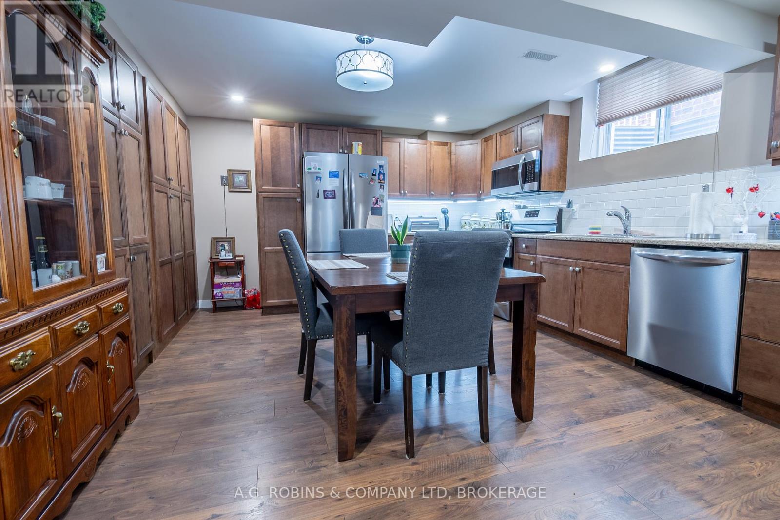 Photo 39 of 103 Tuliptree Road, Thorold ON