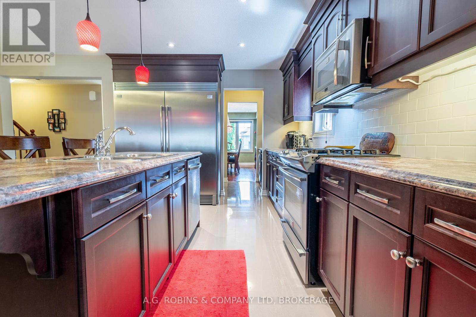 Photo 8 of 103 Tuliptree Road, Thorold ON