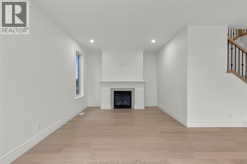 Photo 9 of 468 Marla Crescent, Lakeshore ON