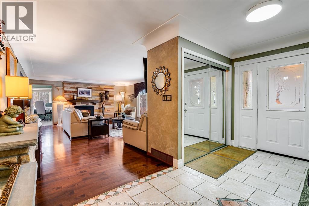 Photo 20 of 77 Prince Albert Street North, Kingsville ON