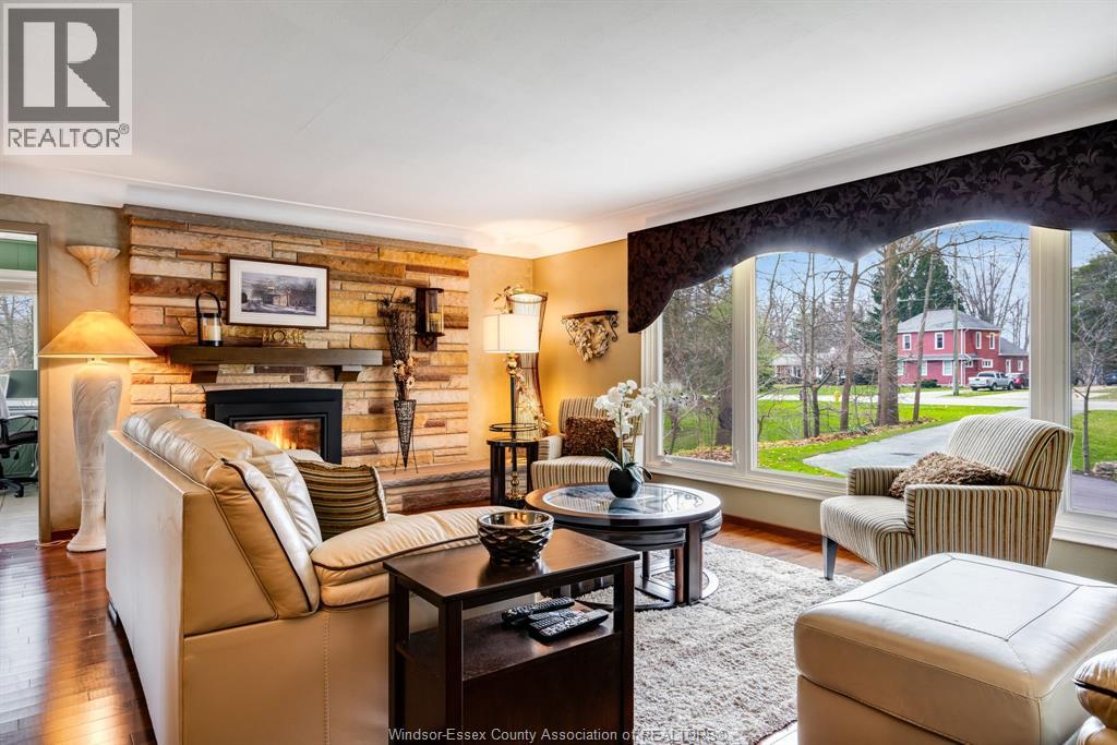 Photo 21 of 77 Prince Albert Street North, Kingsville ON