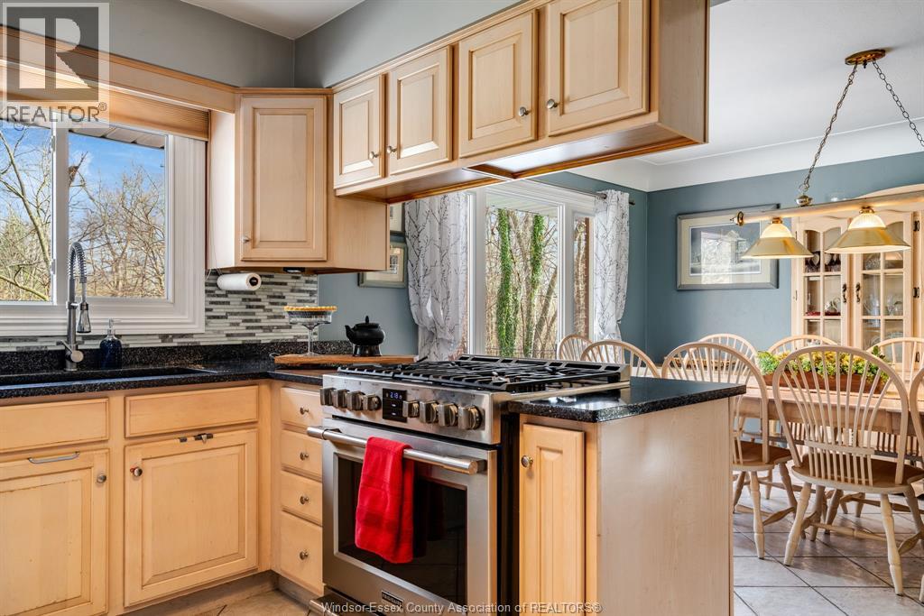 Photo 28 of 77 Prince Albert Street North, Kingsville ON