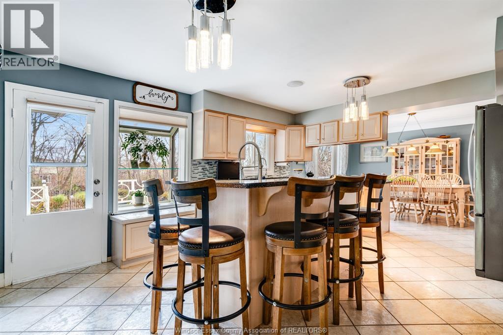 Photo 32 of 77 Prince Albert Street North, Kingsville ON