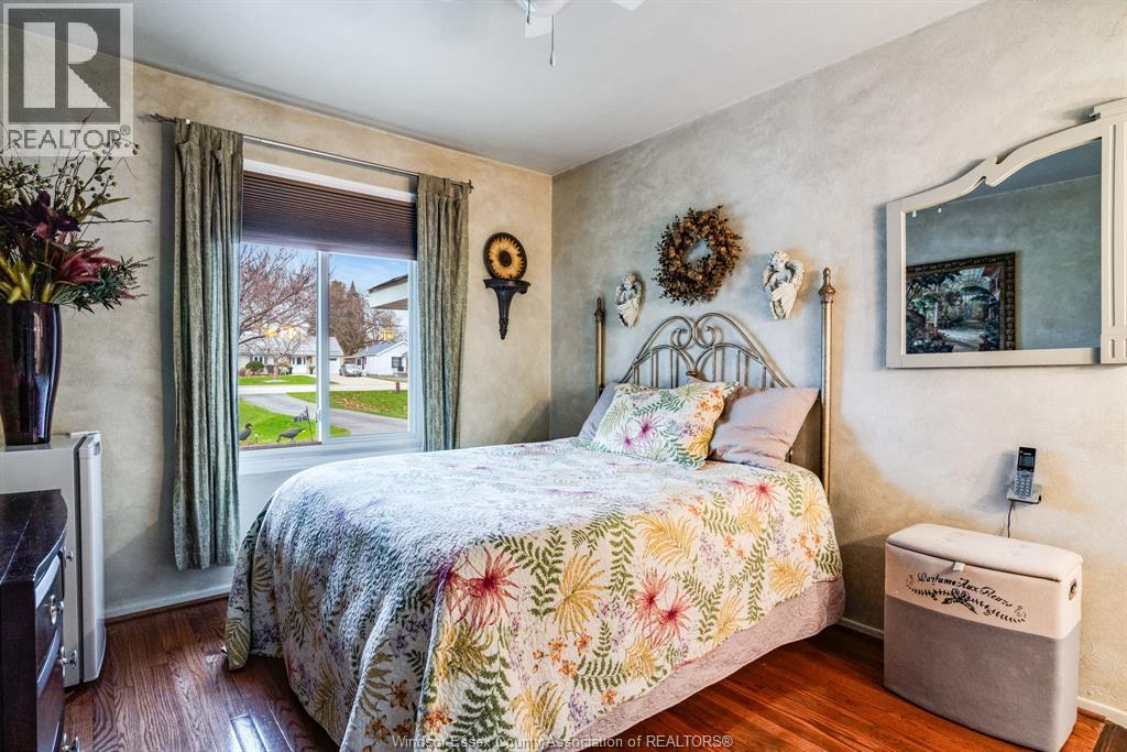 Photo 35 of 77 Prince Albert Street North, Kingsville ON