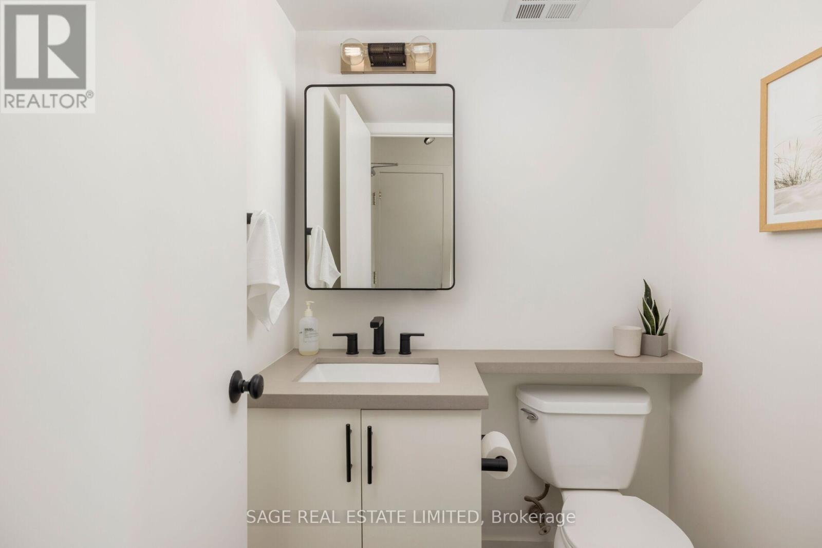 Photo 16 of 811 800 King Street W, Toronto ON