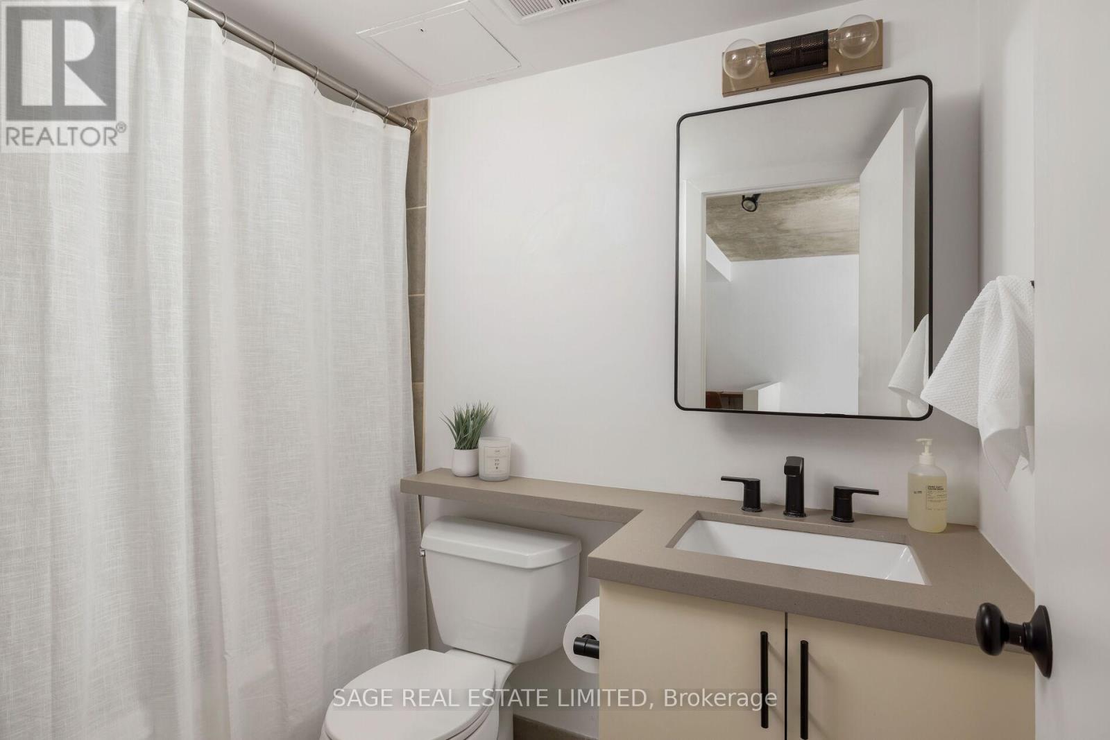 Photo 24 of 811 800 King Street W, Toronto ON