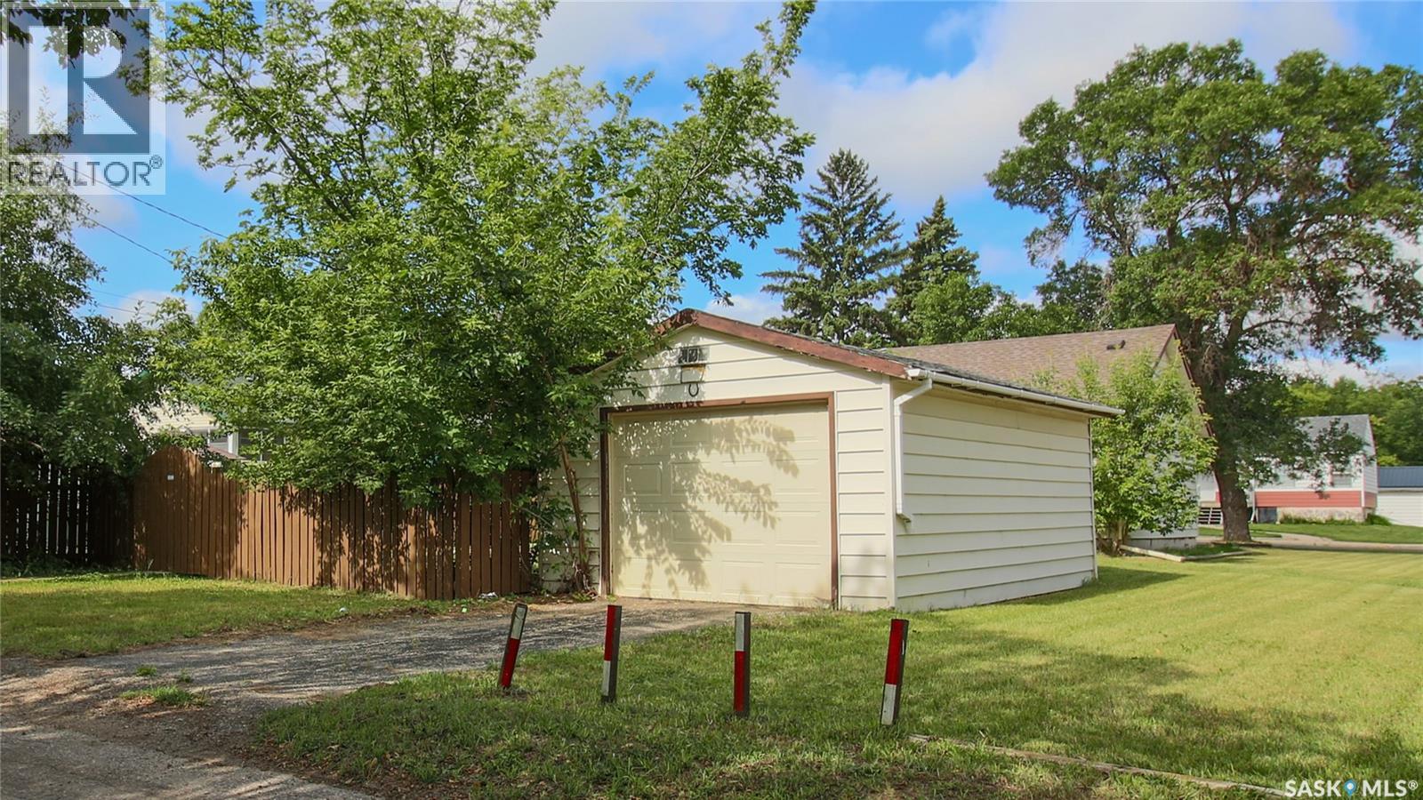 Single Family House Bungalow for Sale in  Ingersoll CRESCENT Regina 