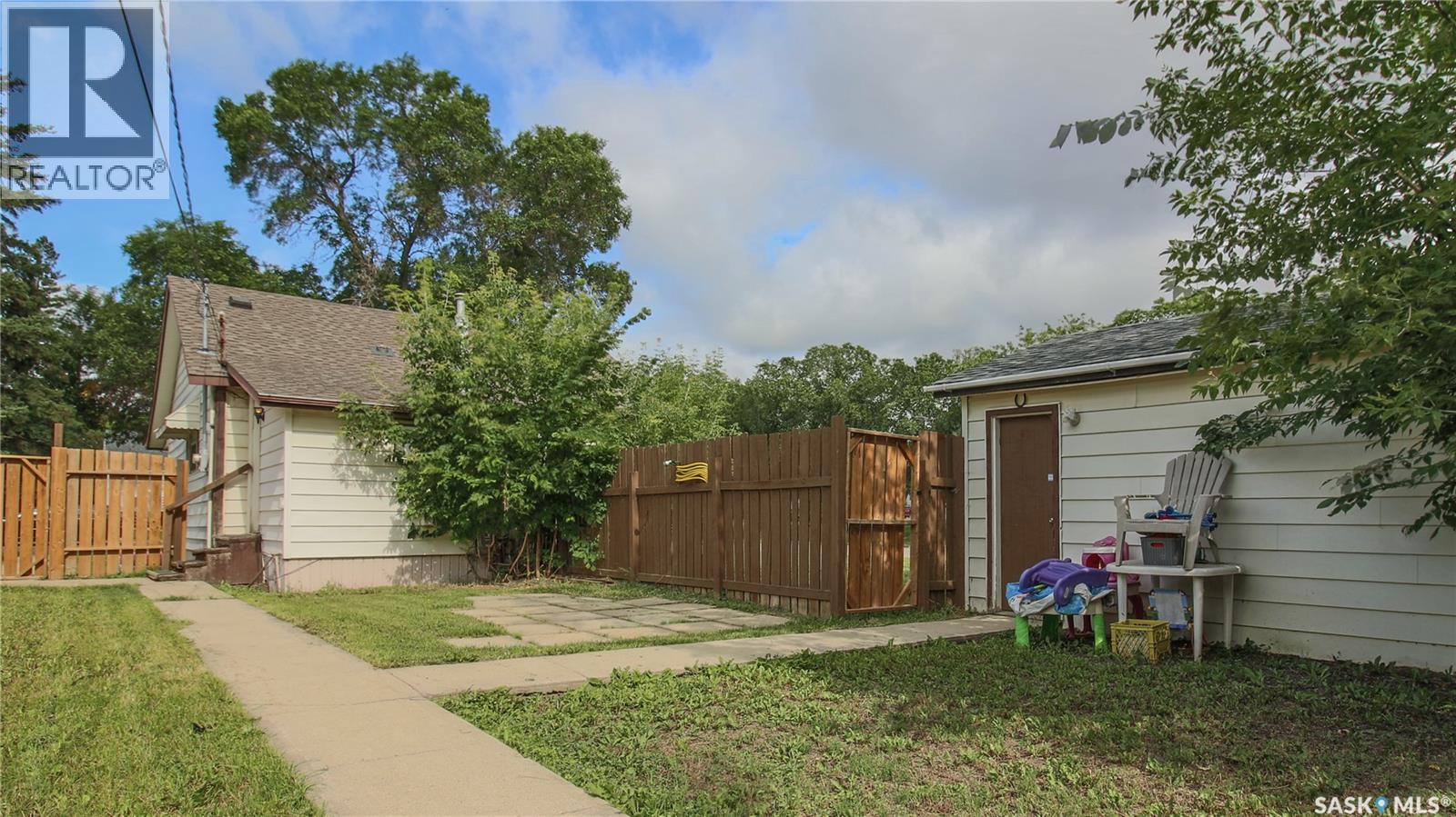 Single Family House Bungalow for Sale in  Ingersoll CRESCENT Regina 