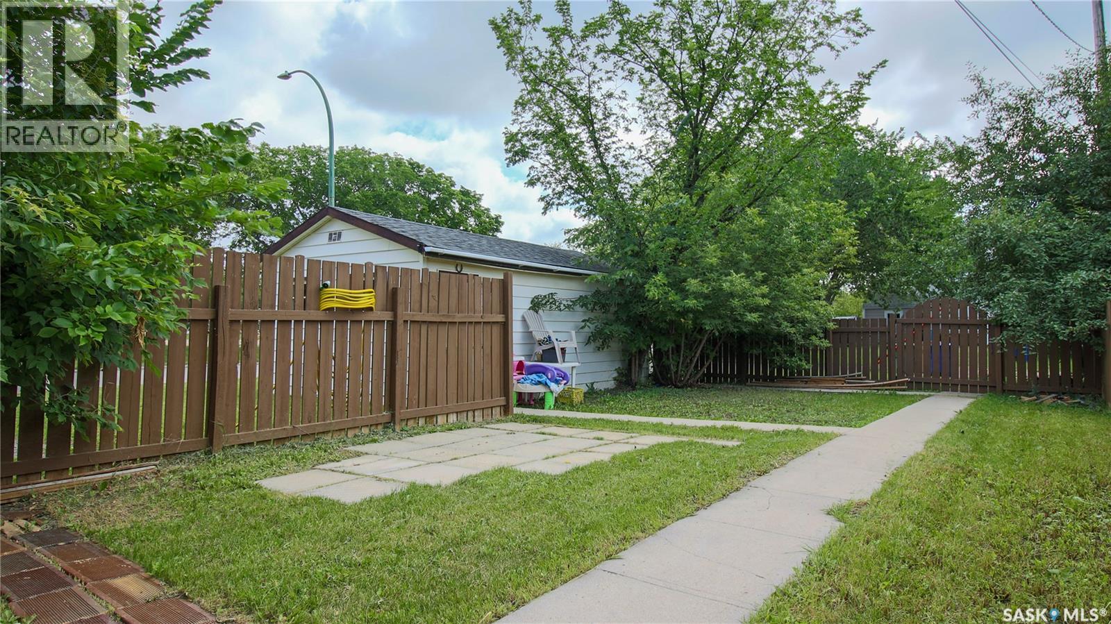 Single Family House Bungalow for Sale in  Ingersoll CRESCENT Regina 