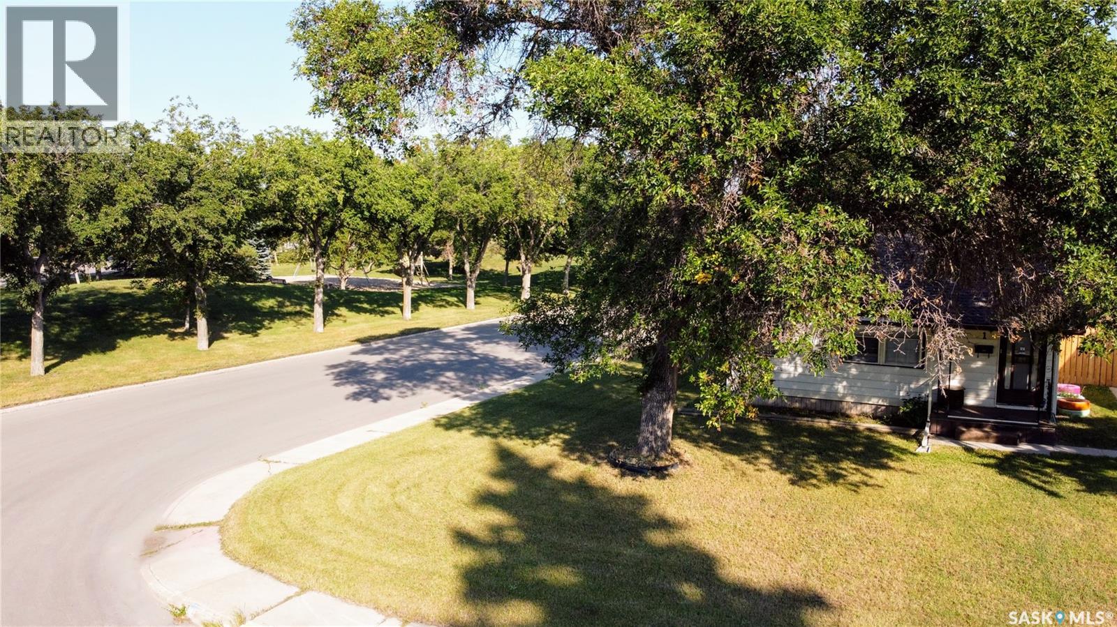 Single Family House Bungalow for Sale in  Ingersoll CRESCENT Regina 