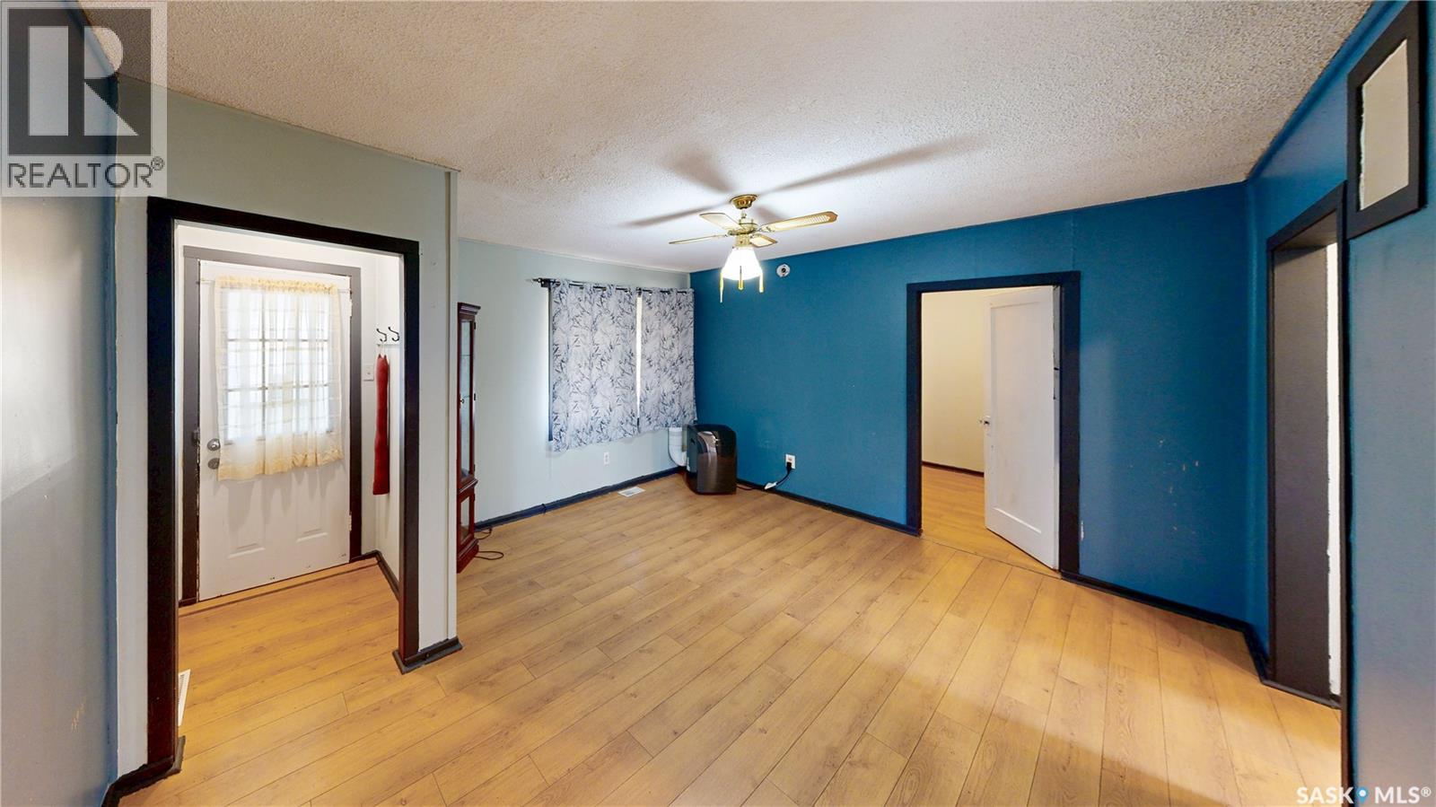 Single Family House Bungalow for Sale in  Ingersoll CRESCENT Regina 