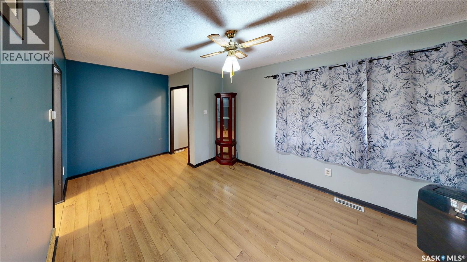 Single Family House Bungalow for Sale in  Ingersoll CRESCENT Regina 