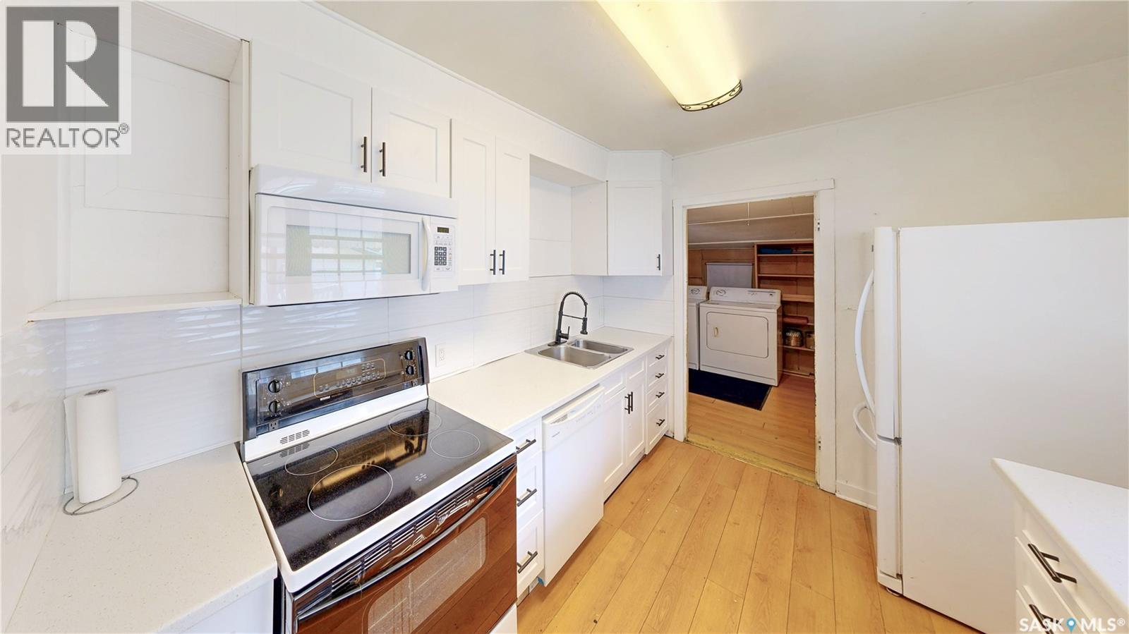 Single Family House Bungalow for Sale in  Ingersoll CRESCENT Regina 