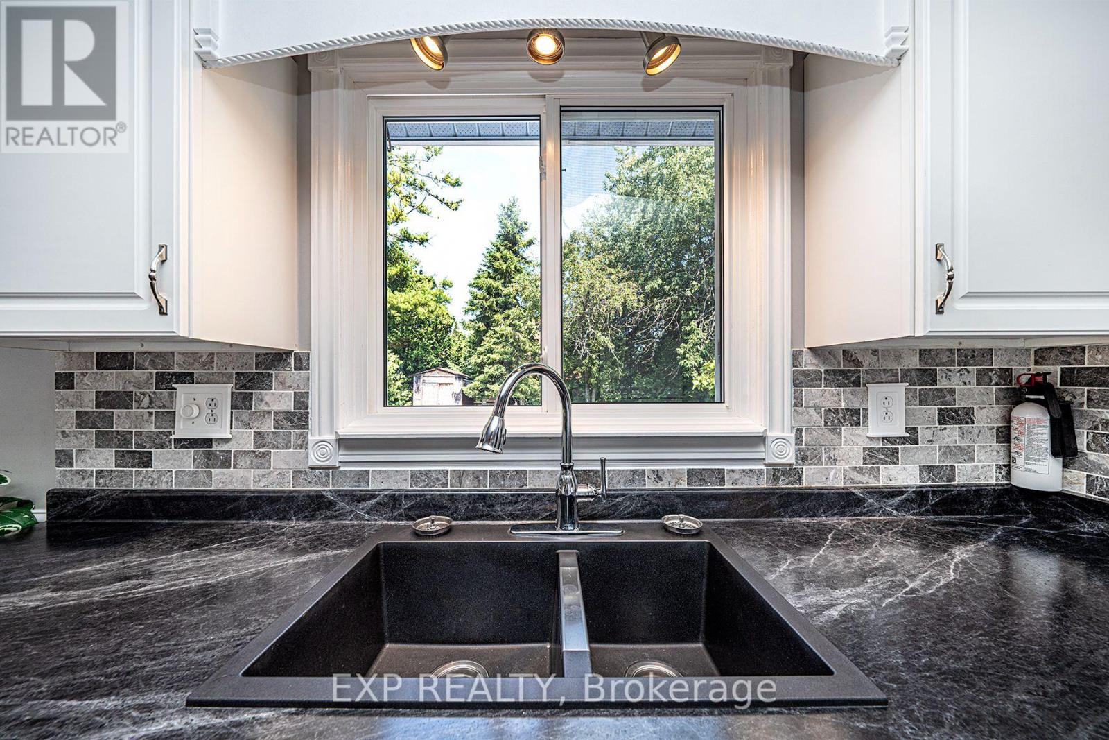 Photo 19 of 76 Sunset Beach Road, Georgina ON