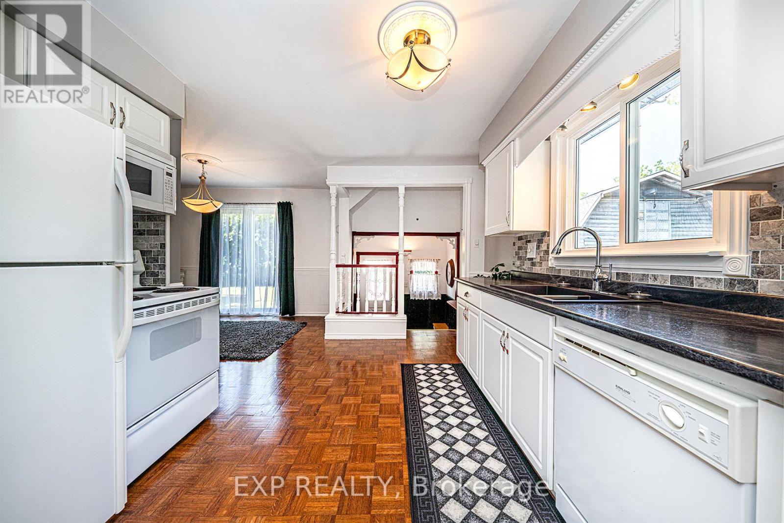 Photo 21 of 76 Sunset Beach Road, Georgina ON