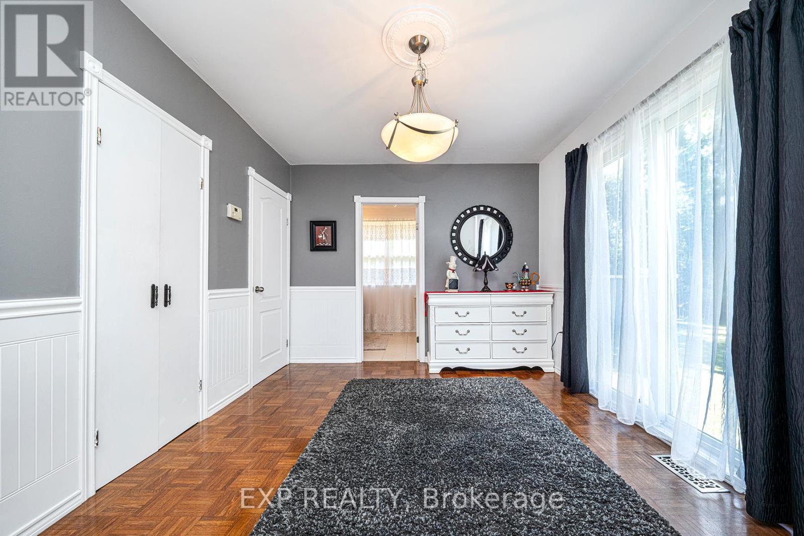 Photo 23 of 76 Sunset Beach Road, Georgina ON