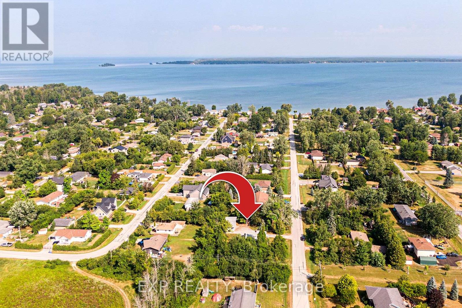Photo 3 of 76 Sunset Beach Road, Georgina ON