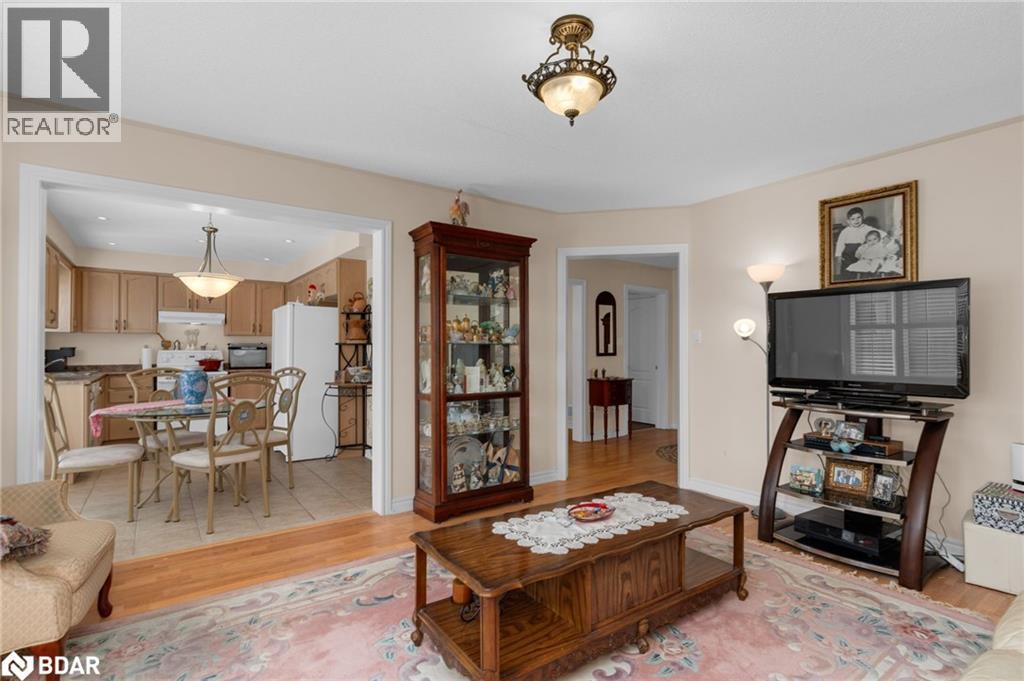 Photo 4 of 503 Simcoe Road, Bradford ON