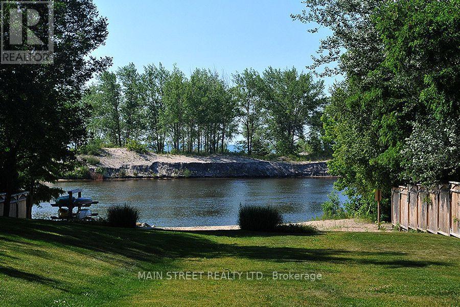 Photo 18 of 36 Savannah Crescent, Wasaga Beach ON