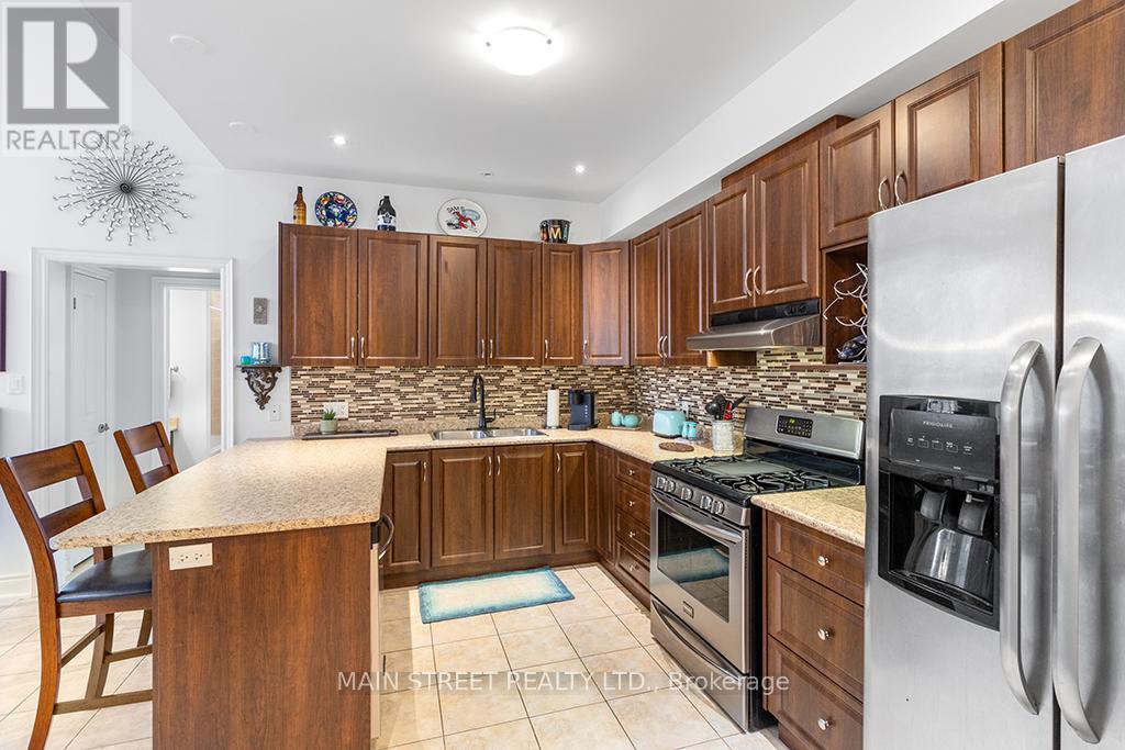 Photo 24 of 36 Savannah Crescent, Wasaga Beach ON