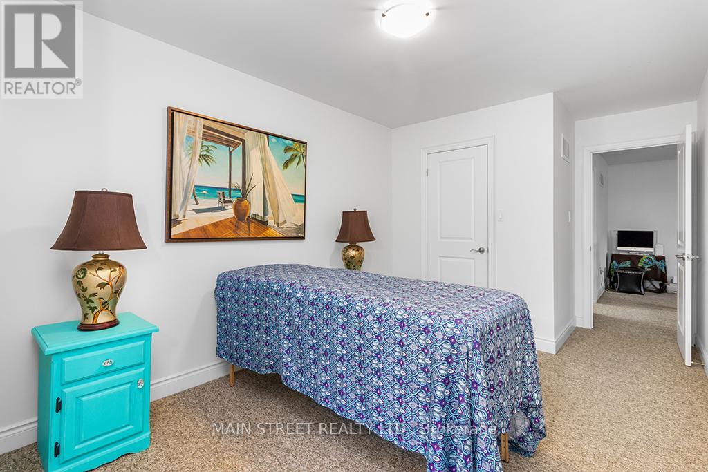Photo 32 of 36 Savannah Crescent, Wasaga Beach ON