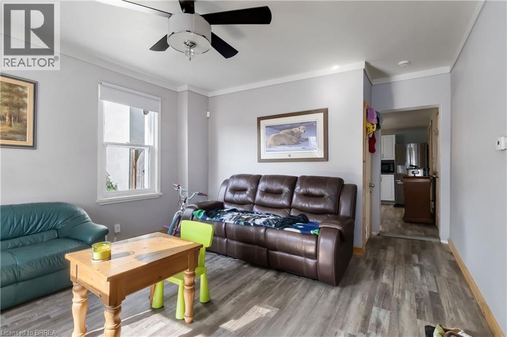 Photo 6 of 72 Murray Street, Brantford ON
