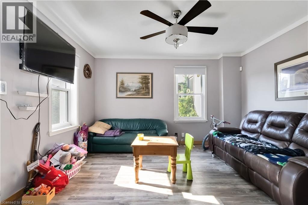 Photo 7 of 72 Murray Street, Brantford ON