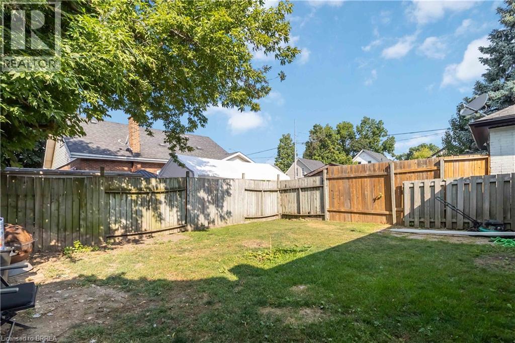 Photo 24 of 72 Murray Street, Brantford ON