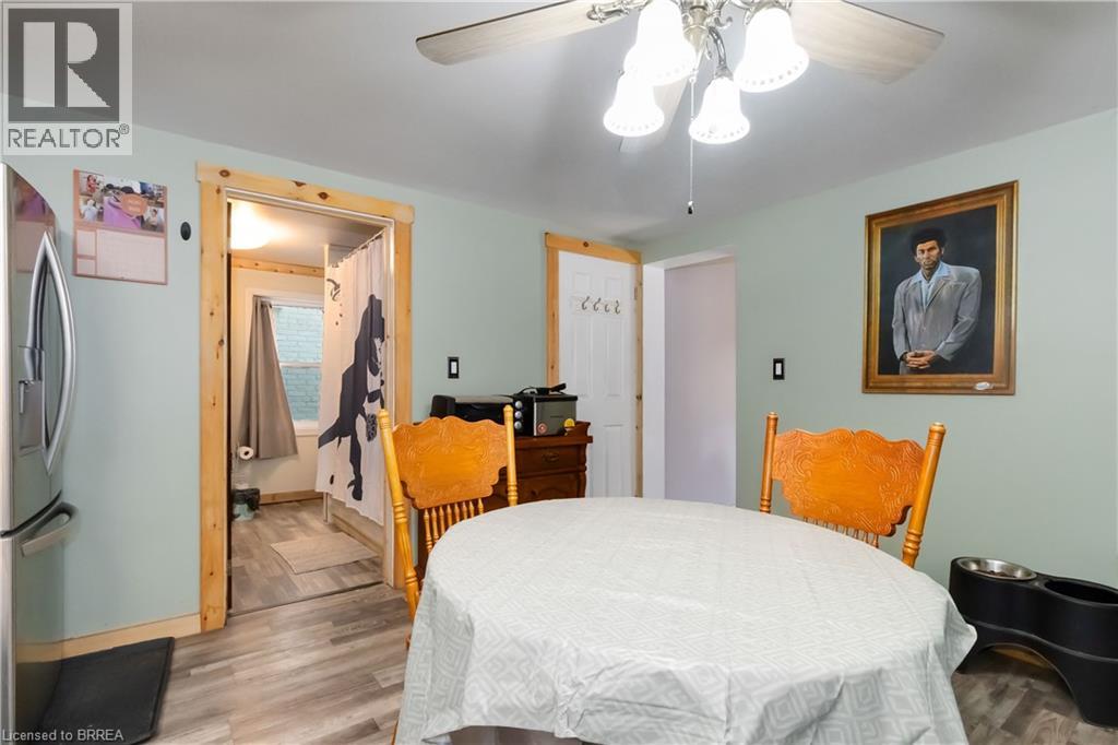 Photo 11 of 72 Murray Street, Brantford ON