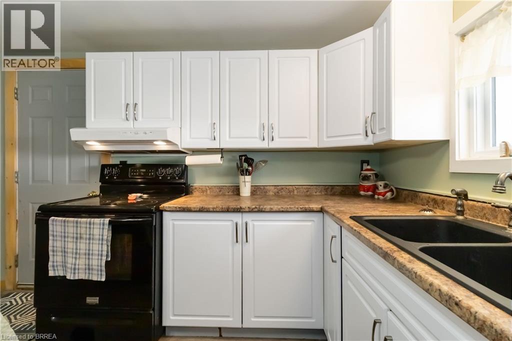 Photo 13 of 72 Murray Street, Brantford ON