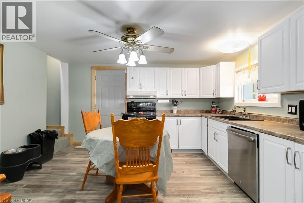 Photo 12 of 72 Murray Street, Brantford ON