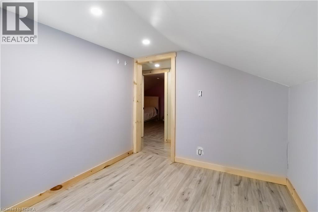 Photo 20 of 72 Murray Street, Brantford ON