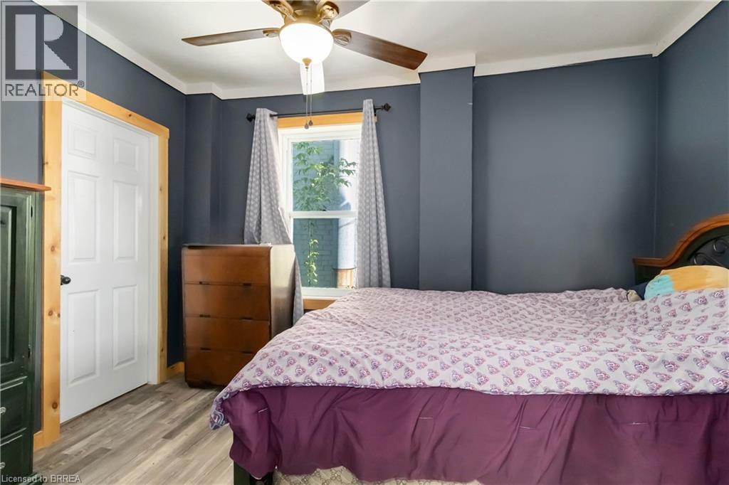 Photo 17 of 72 Murray Street, Brantford ON