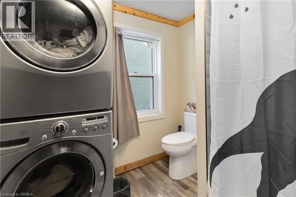 Photo 16 of 72 Murray Street, Brantford ON