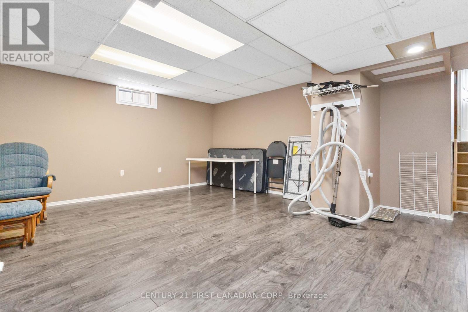 Photo 28 of 256 White Sands Drive, London South ON