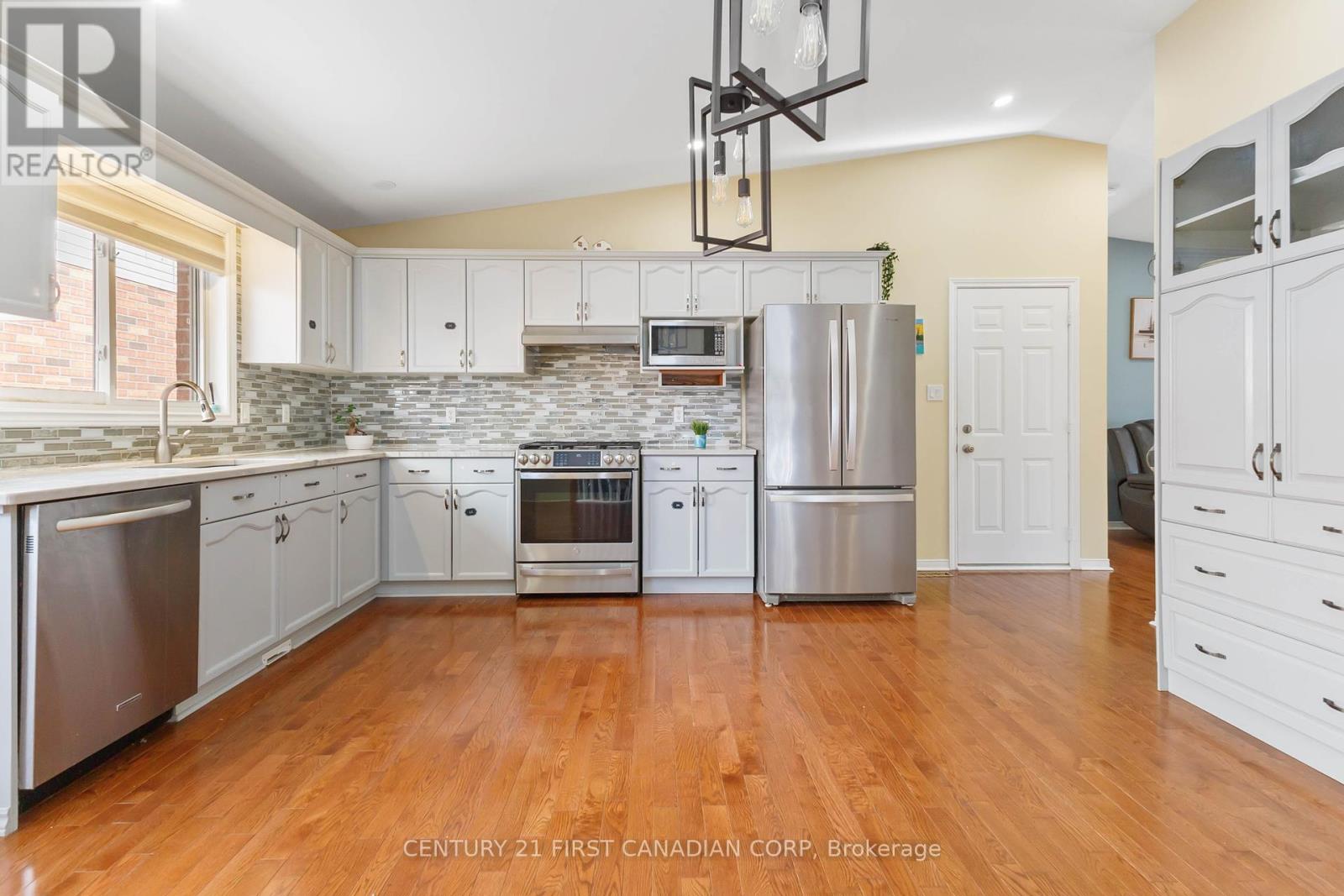 Photo 9 of 256 White Sands Drive, London South ON