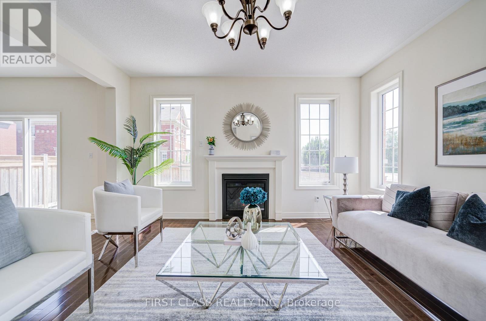 Photo 12 of 115 Noahs Farm Trail, Whitchurchstouffville ON