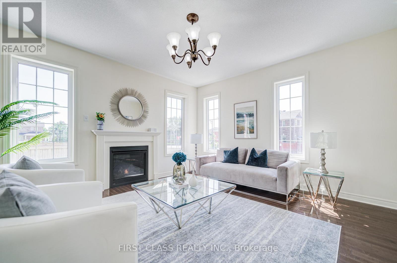 Photo 13 of 115 Noahs Farm Trail, Whitchurchstouffville ON