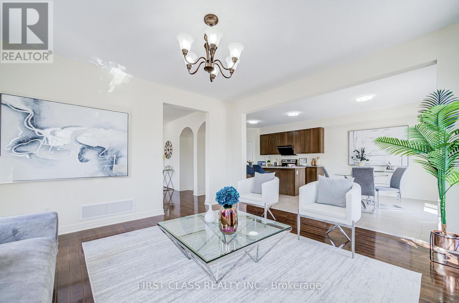 Photo 15 of 115 Noahs Farm Trail, Whitchurchstouffville ON