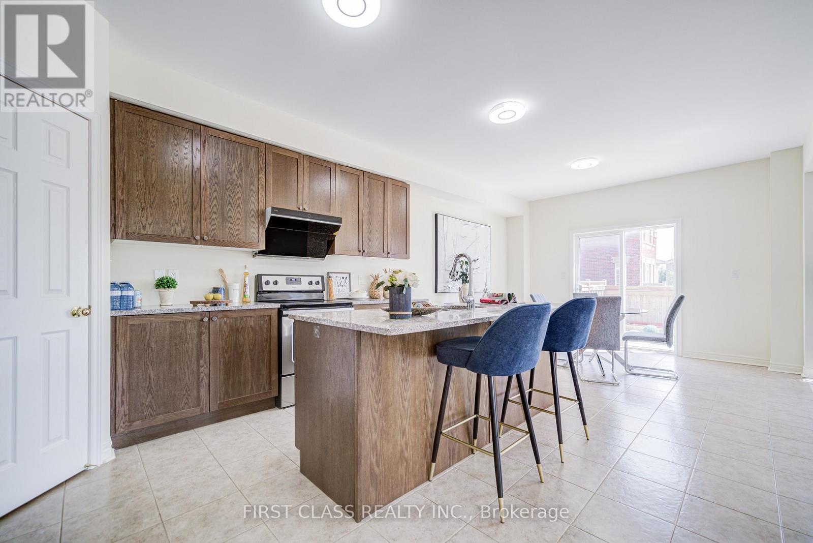 Photo 21 of 115 Noahs Farm Trail, Whitchurchstouffville ON