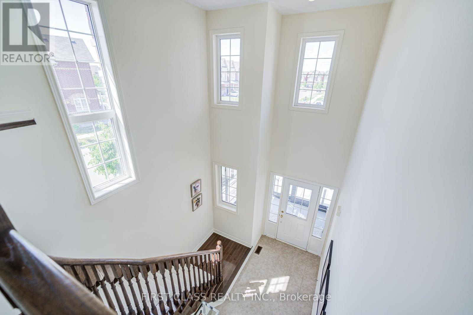 Photo 24 of 115 Noahs Farm Trail, Whitchurchstouffville ON