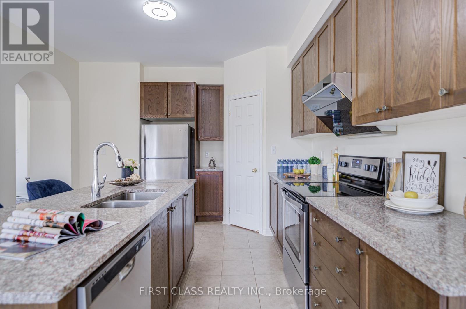 Photo 20 of 115 Noahs Farm Trail, Whitchurchstouffville ON