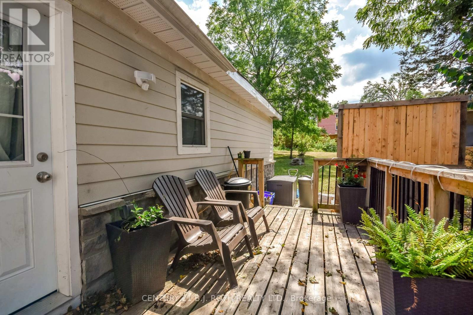 Photo 13 of 57 Penetang Street, Barrie ON