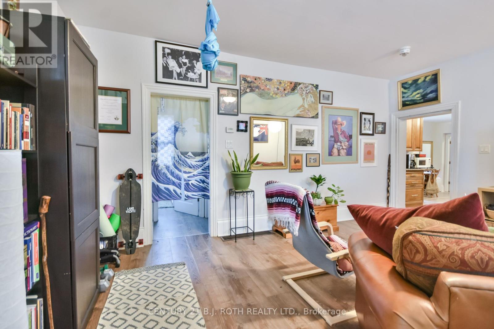 Photo 25 of 57 Penetang Street, Barrie ON