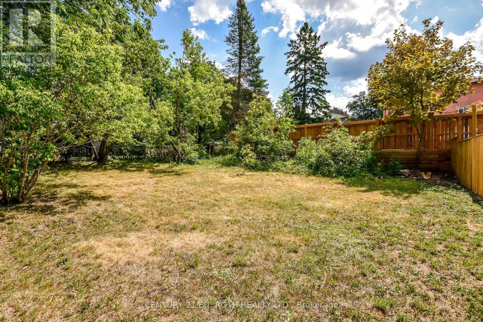 Photo 31 of 57 Penetang Street, Barrie ON