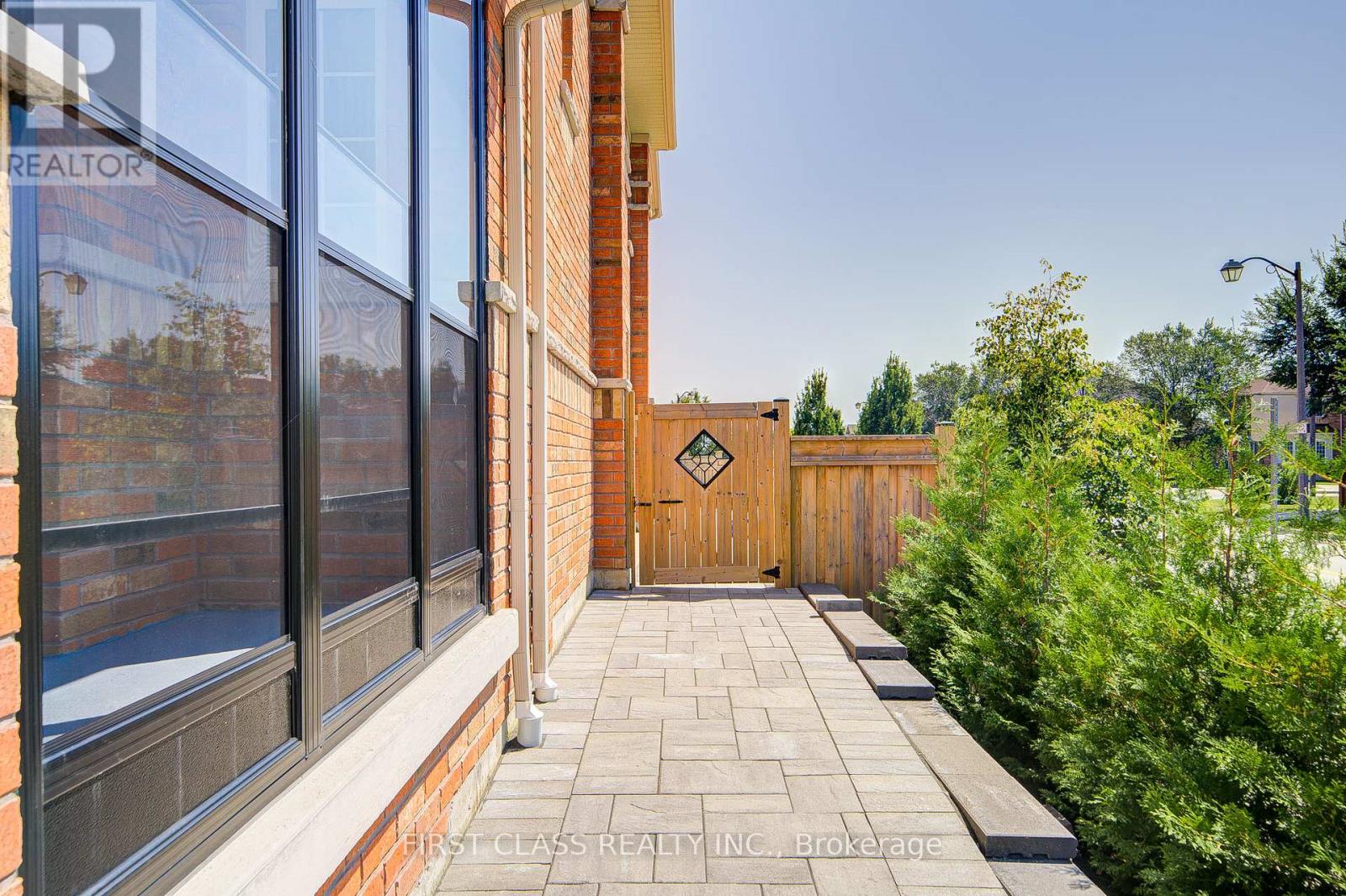 Photo 44 of 115 Noahs Farm Trail, Whitchurchstouffville ON