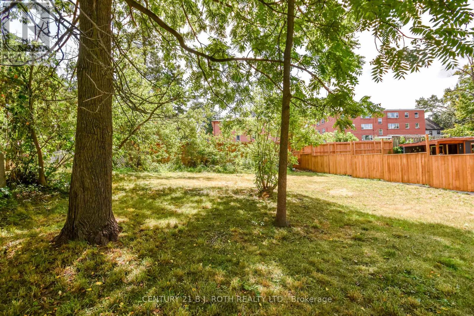 Photo 30 of 57 Penetang Street, Barrie ON