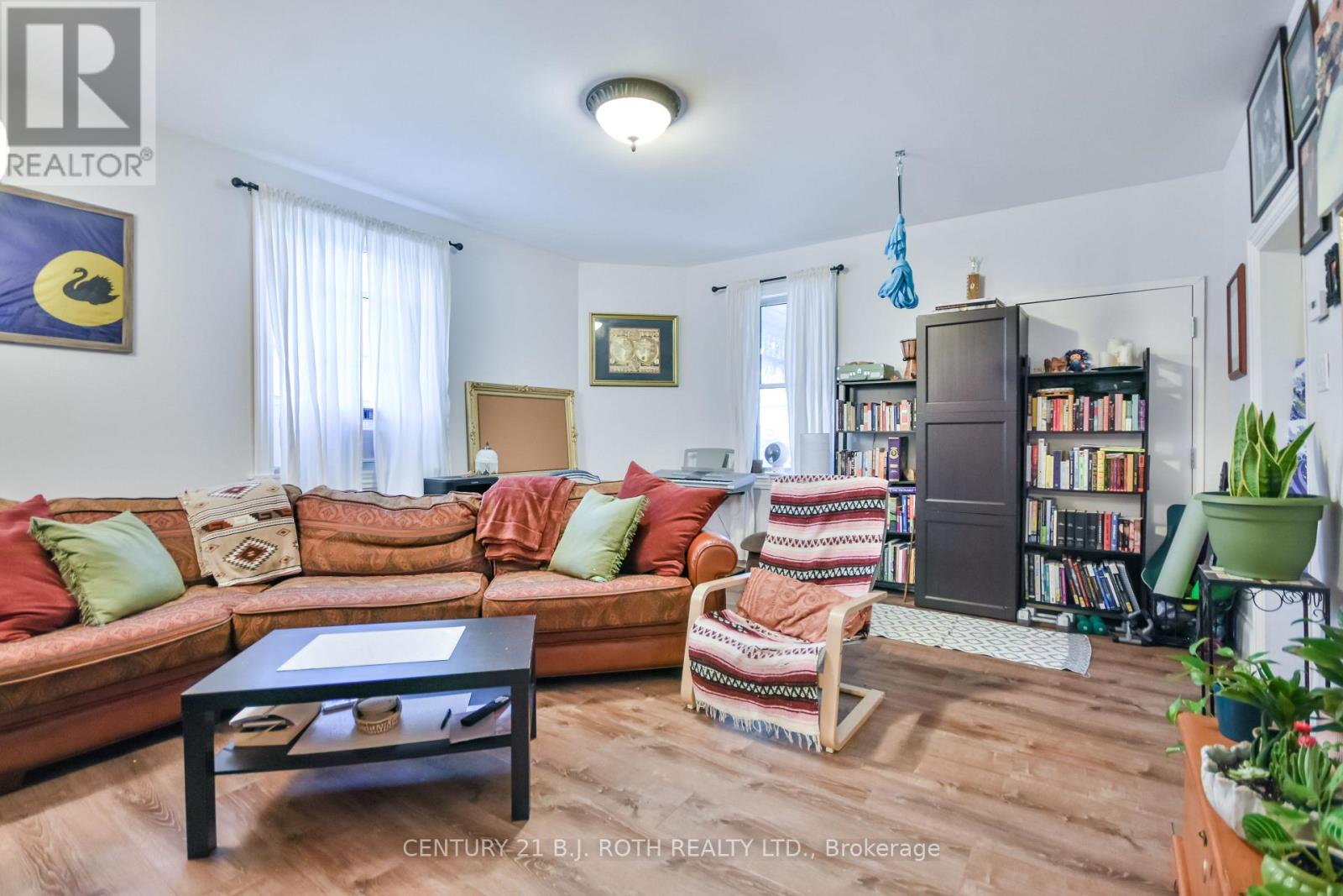 Photo 22 of 57 Penetang Street, Barrie ON
